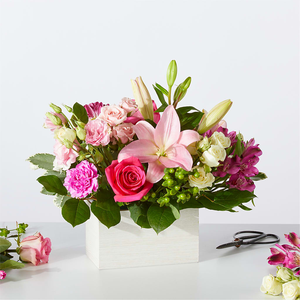 Sweetberry Box – A Florist Original – TOWN CENTER FLORIST & GIFTS INC, Orlando FL