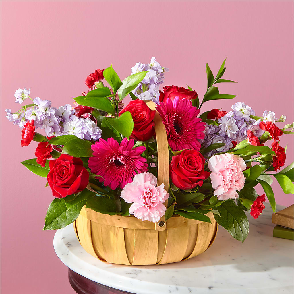 Pink Picnic Basket – TOWN CENTER FLORIST & GIFTS INC, Orlando FL