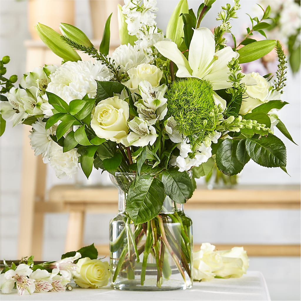 Classic Ivory – A Florist Original – TOWN CENTER FLORIST & GIFTS INC, Orlando FL