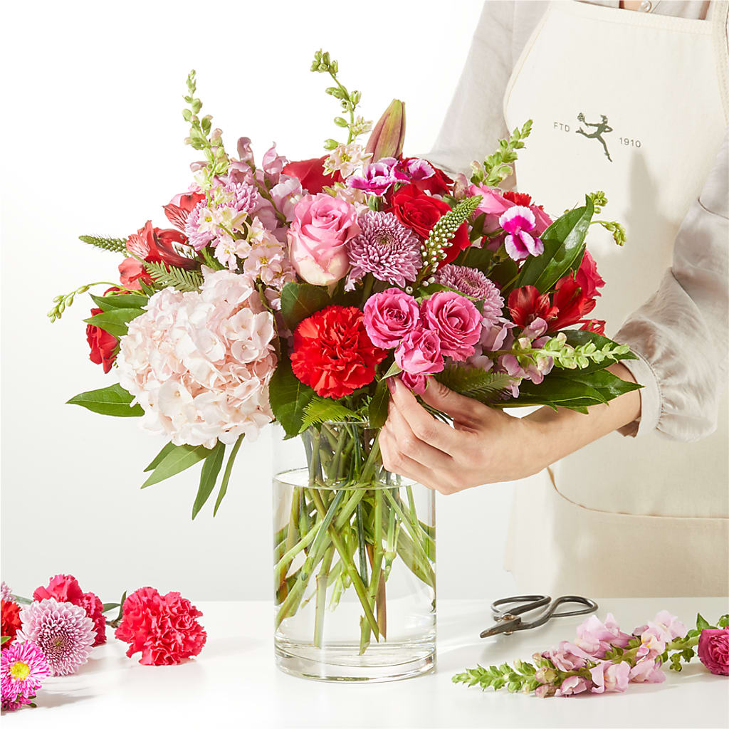 Swooning Over You - A Luxury Florist Original – TOWN CENTER FLORIST & GIFTS INC, Orlando FL