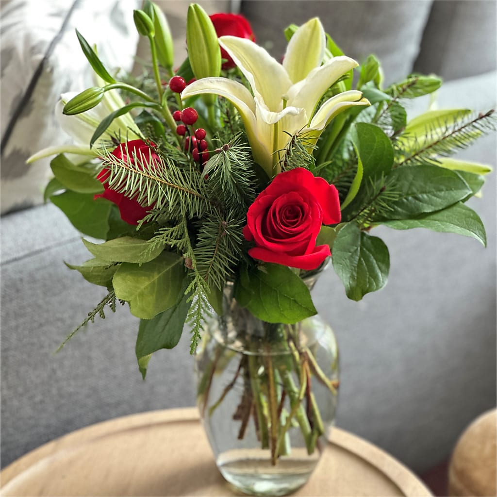 Sparkling Snowflakes Bouquet – TOWN CENTER FLORIST & GIFTS INC, Orlando FL
