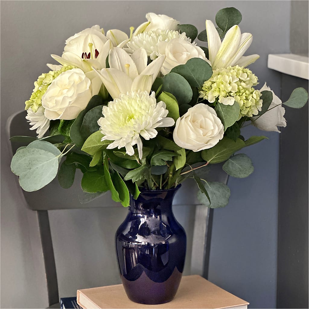 Snowy Dreams Bouquet – TOWN CENTER FLORIST & GIFTS INC, Orlando FL