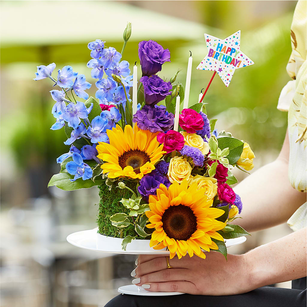 Star of the Day Floral Cake – TOWN CENTER FLORIST & GIFTS INC, Orlando FL